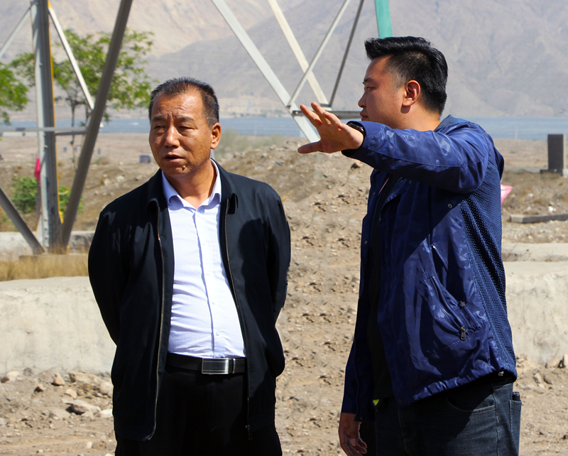 石嘴山市惠農區(qū)人大常委會主任田興海一行赴岳氏集團基地調研