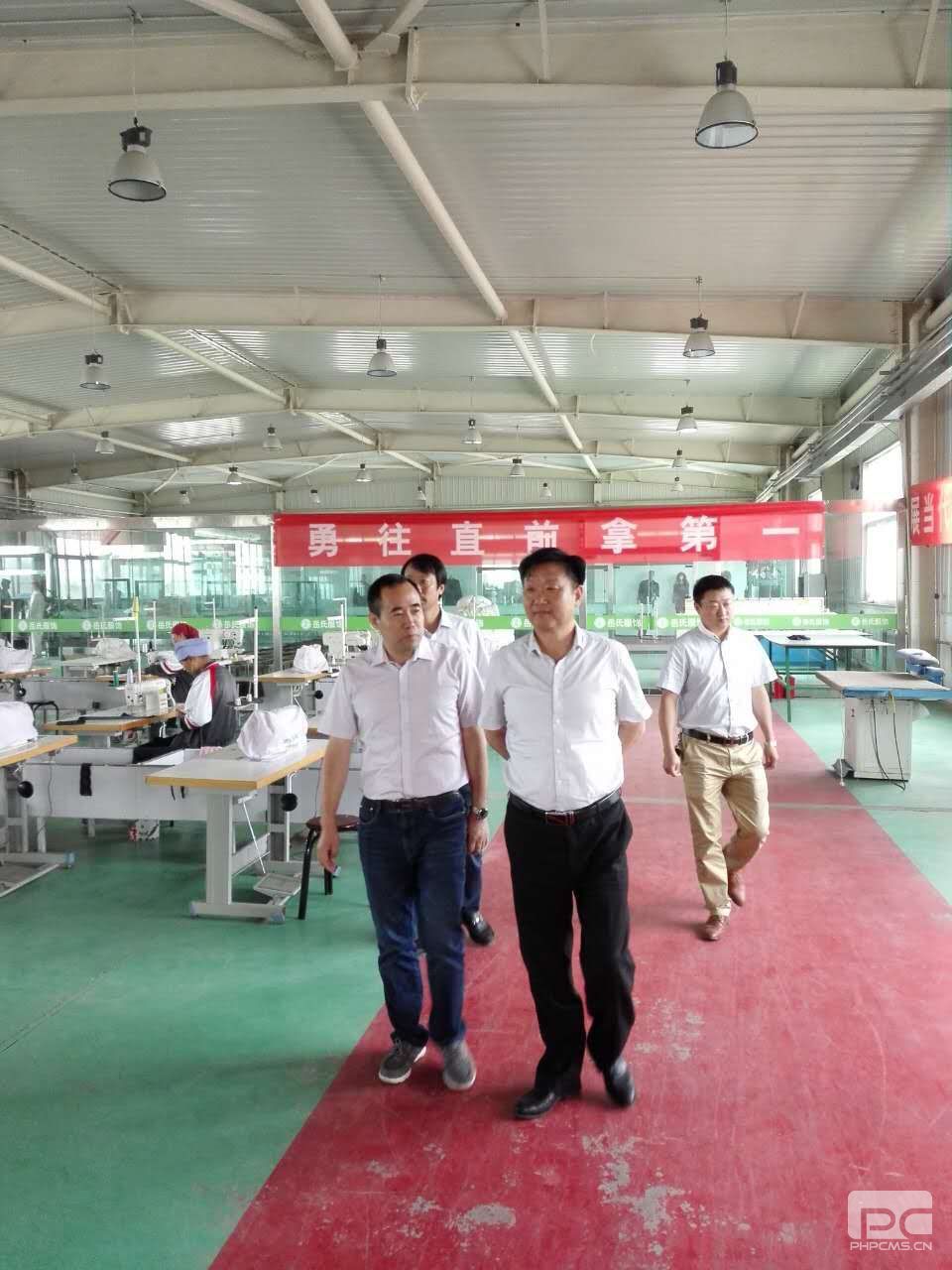 寧夏岳氏服裝服飾有限公司成功舉辦第一期營(yíng)銷(xiāo)員培訓(xùn)班