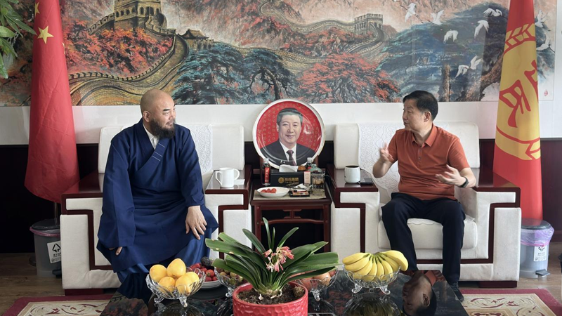 東華禪寺萬(wàn)行法師到訪岳氏集團(tuán)，禪文化與素食產(chǎn)業(yè)碰撞新“火花”